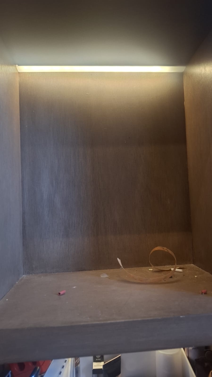 Cambio de focos y tiras LED